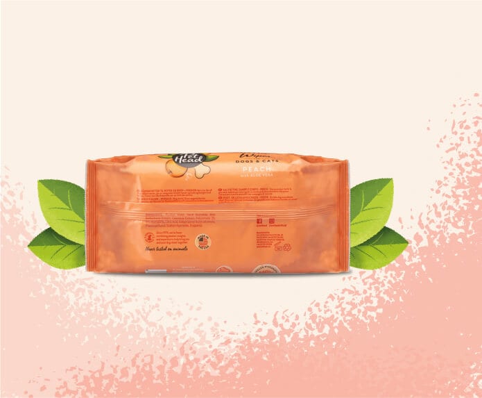 Product shot of the back of the Pet Head Quick Fix wipes